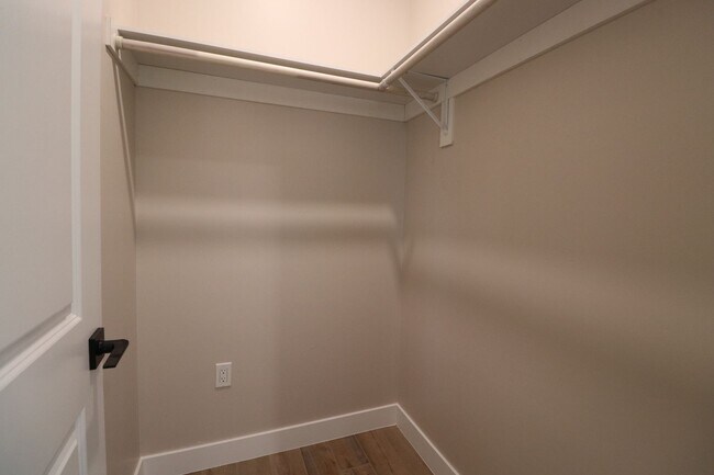 Building Photo - 200 Siler Ln
