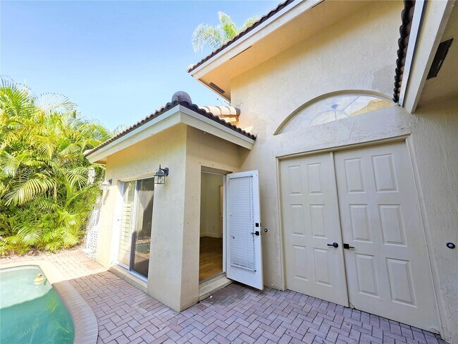 Building Photo - 16404 Diamond Head Dr