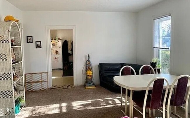 Building Photo - 3BR/1BA Anoka Home Available Now!