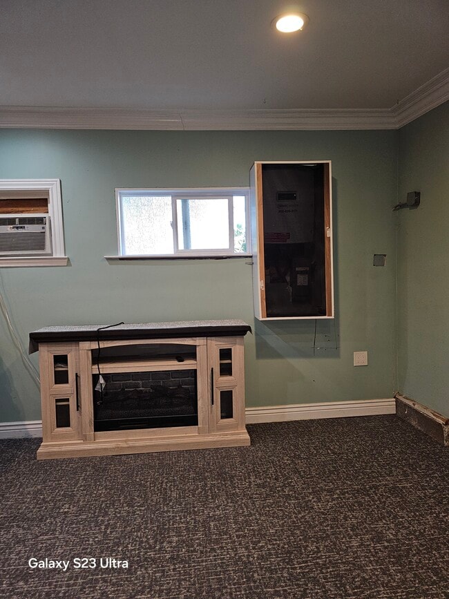 Building Photo - 3800 Hillsdale Dr