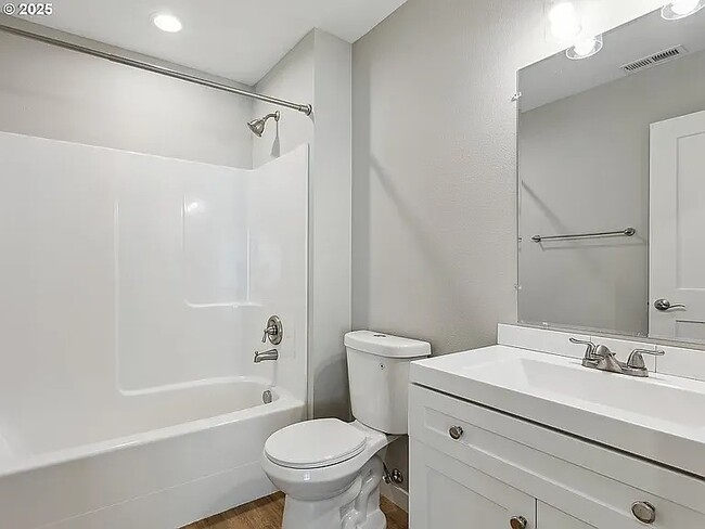 Building Photo - 2506 NE 53rd St