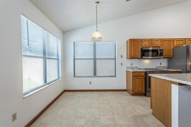Building Photo - 14180 Hampton Falls Dr N