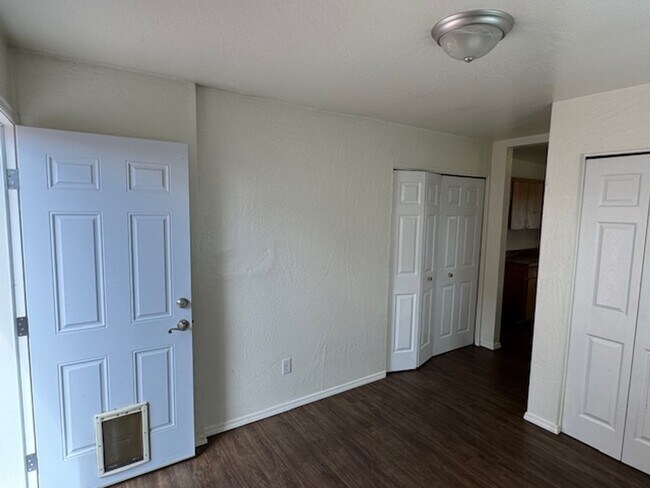 Building Photo - 118 SHAST A&amp;B