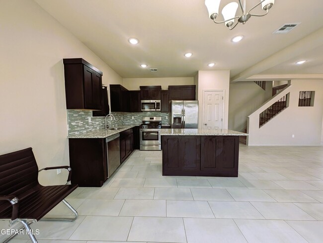 Building Photo - 616 Rafael Marmolejo St