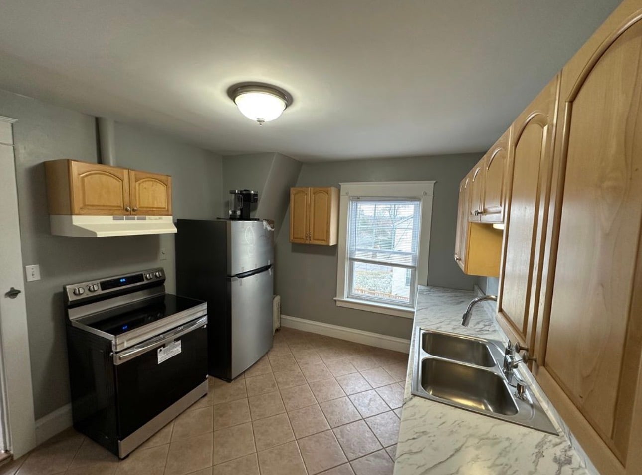 Building Photo - 545 Putnam Pike