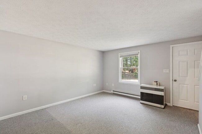 Building Photo - 5 Woodvale Ct