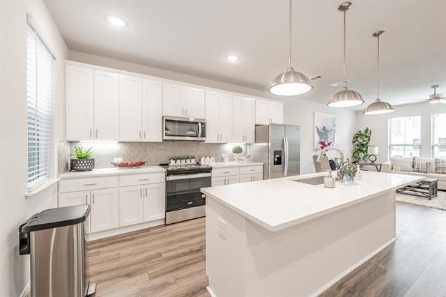 Building Photo - 9713 Thorncrown Ln