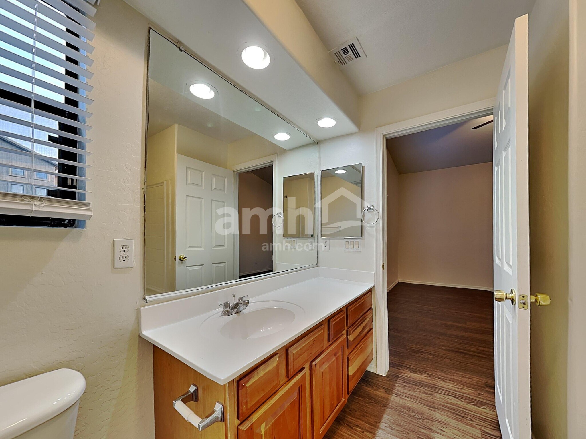 Building Photo - 2525 W Nancy Ln