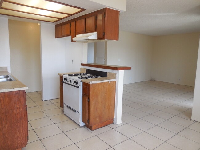 Building Photo - 839 Gaviota Ave