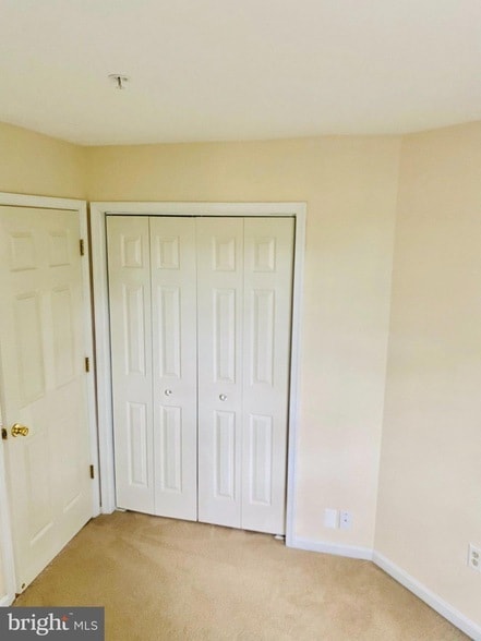 Building Photo - 8825 Goose Landing Cir