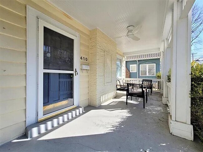 Building Photo - Kansas City sweet Homes