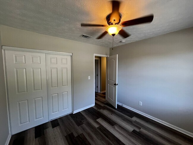Building Photo - New On the Market!