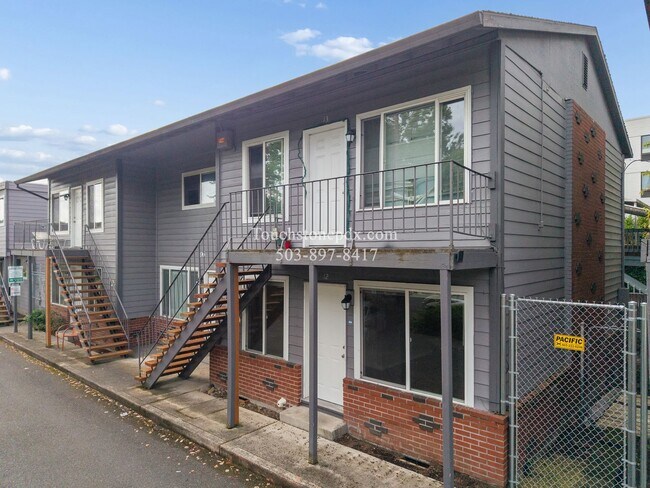Building Photo - 706 NE 99th Ave