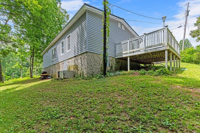 Building Photo - 1022 Dogwood Ln
