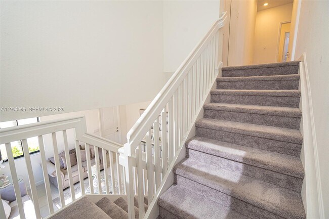 Building Photo - 139 NE 27th Terrace