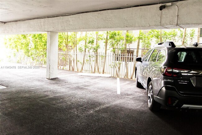 Building Photo - 1439 West Ave