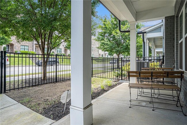 Building Photo - 2762 Bell Dr SE