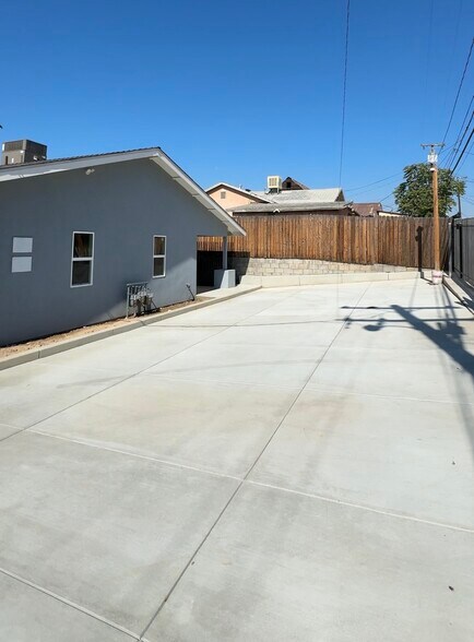 Parking - 1128 Jefferson St