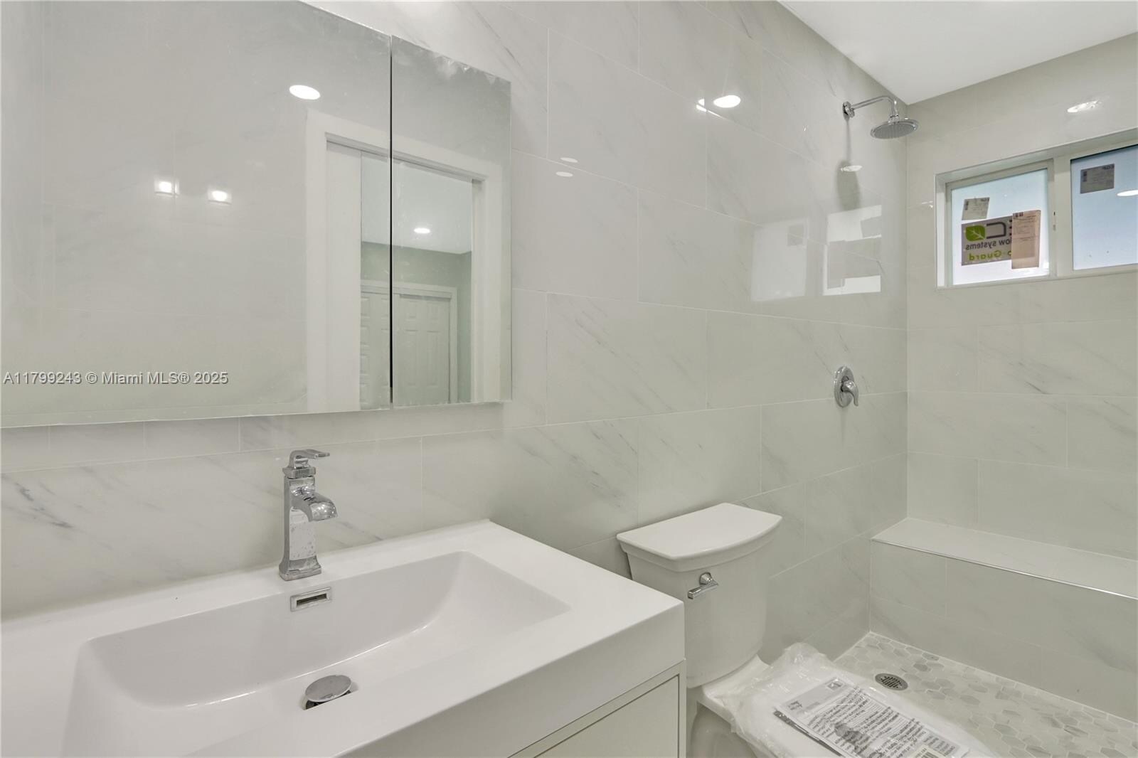 Building Photo - 10370 SW 174th Ter