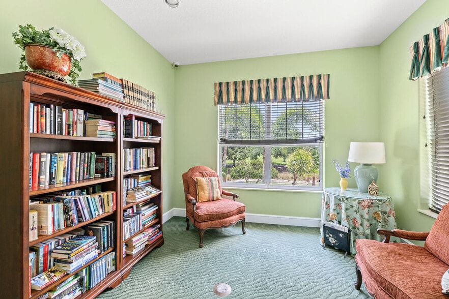 Building Photo - 5060 Fairways Cir