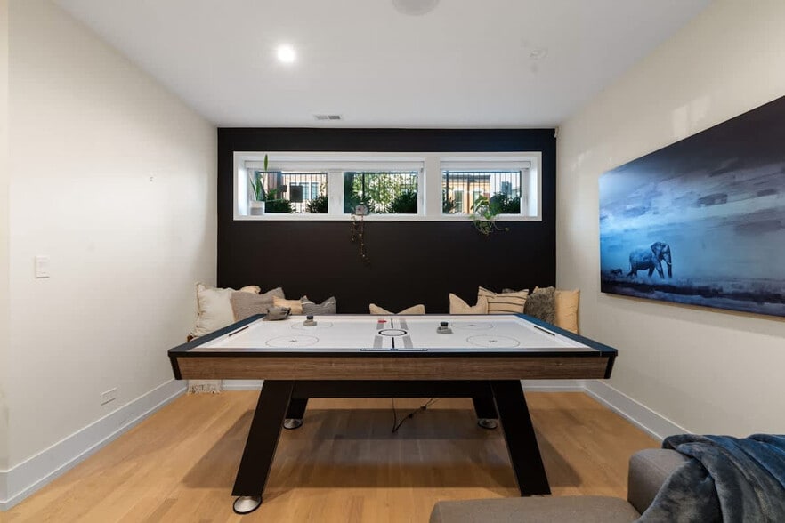 Building Photo - 1307 N Bell Ave