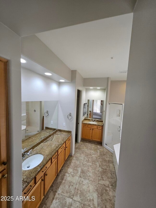 Building Photo - 11290 E Whitethorn Dr