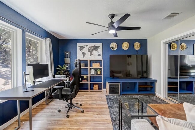 Building Photo - 20916 High Dr