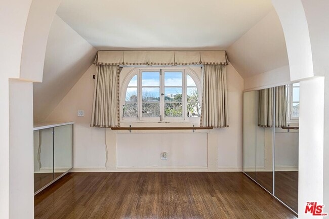 Building Photo - 201 Tavistock Ave