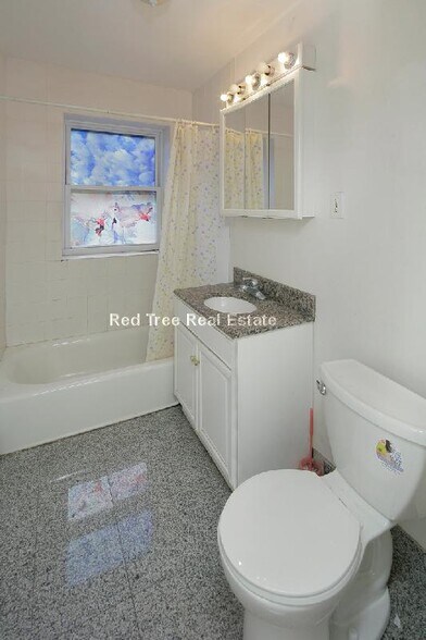 Building Photo - 34 Gardner St