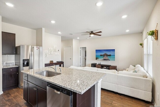 Building Photo - 841 Bahia Pl