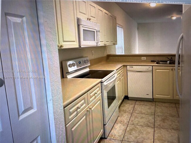 Building Photo - 4932 SW 140th Terrace