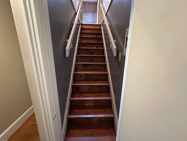 Building Photo - Charming Four Bedroom Brick  Home in Wesle...