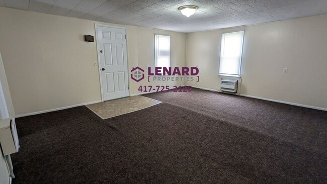 Building Photo - 446 N Claud Ave