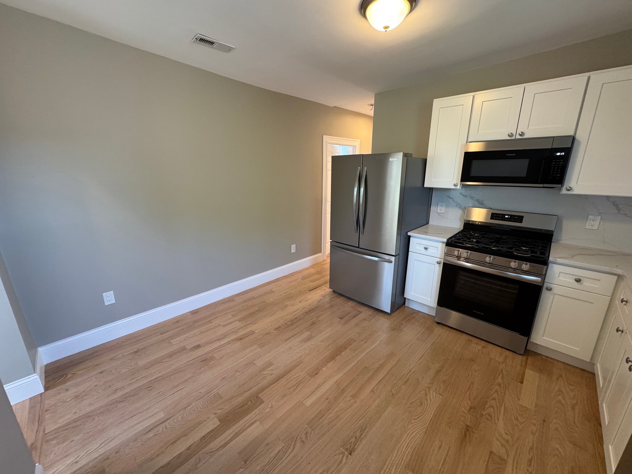 Building Photo - 29 Cameron Ave