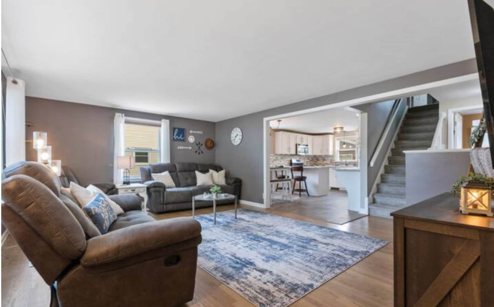 Building Photo - 1071 Kenwood St