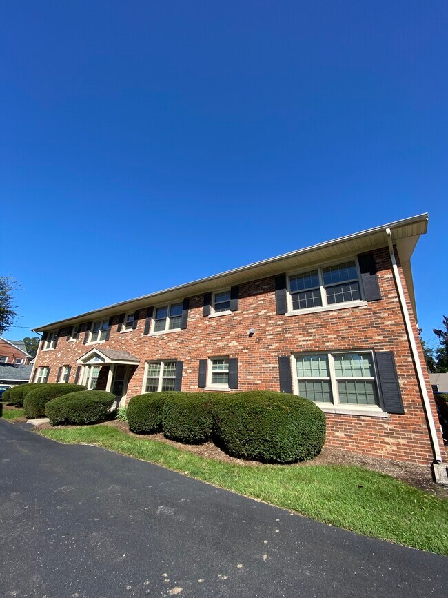 Romany Road Apartments 340 Romany Rd Lexington KY 40502 Apartment