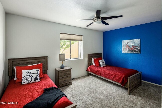 Building Photo - 5747 E Gelding Dr