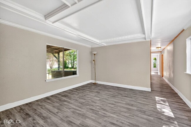 Building Photo - 4321 Ridgeway Ave