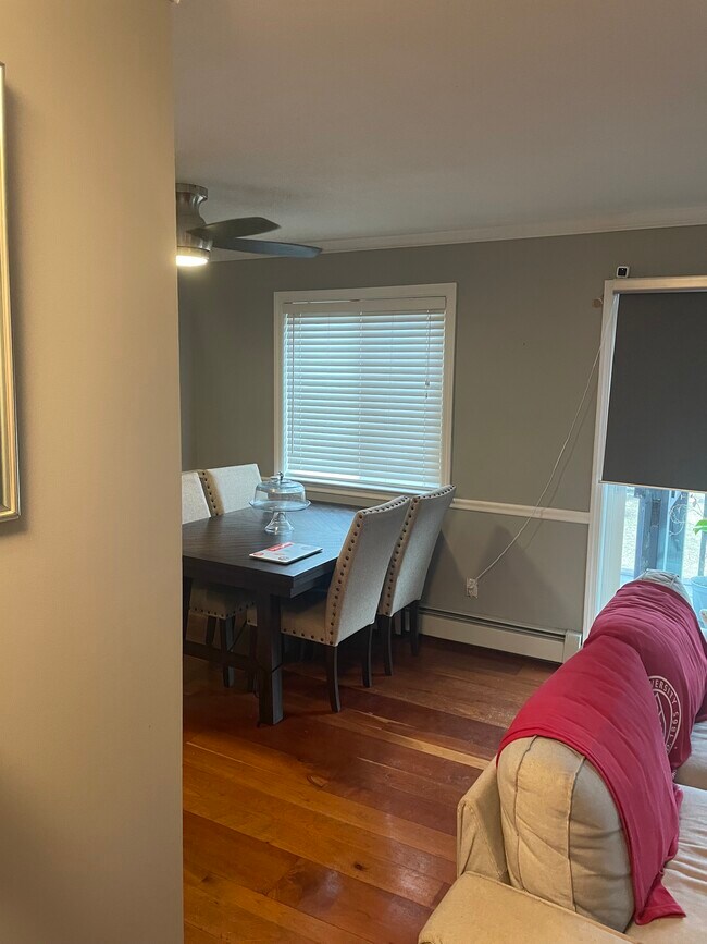 Living and Dining - 591 Glendale Ave