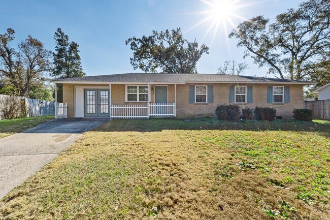 Primary Photo - 2021 Fernwood Cir