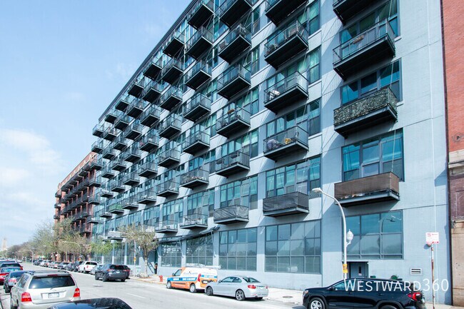 Building Photo - 1224 W Van Buren St