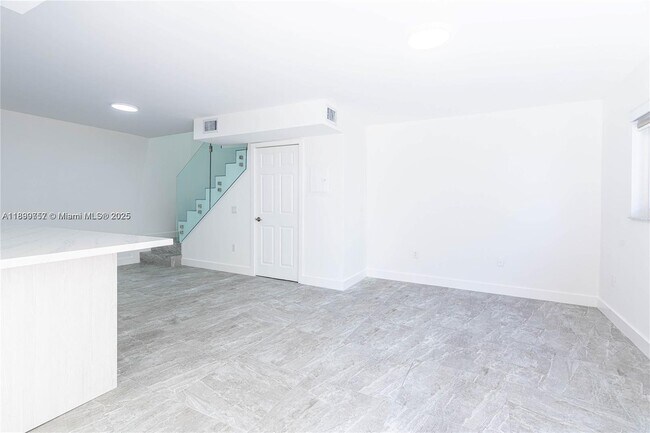 Building Photo - 13900 SW 65th Terrace