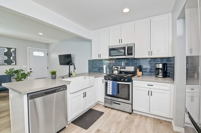 Building Photo - 6840 Tower St