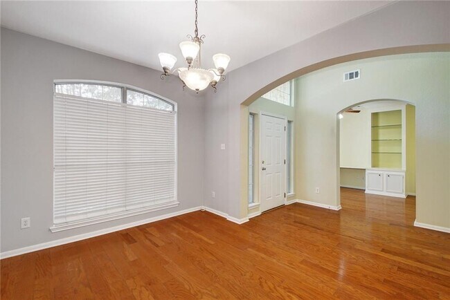 Building Photo - 1801 Hickory Ridge Cove