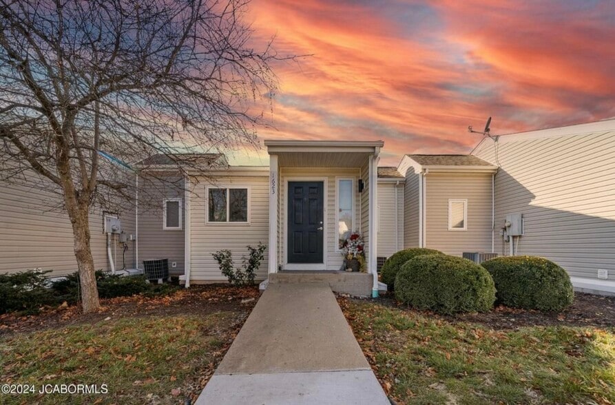 Primary Photo - 1623 Timber Creek Dr