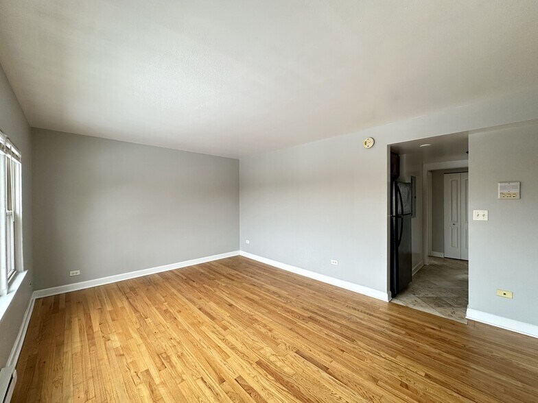 Building Photo - 7628 N Milwaukee Ave