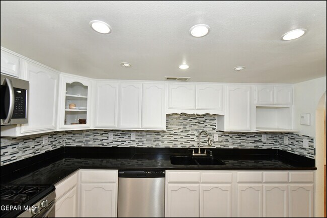 Building Photo - 1857 Ralph Janes Pl