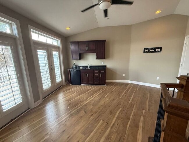 Building Photo - Navarre - Hidden Bay Village - 3 bedroom, 3 bathroom - Waterfront Townhome