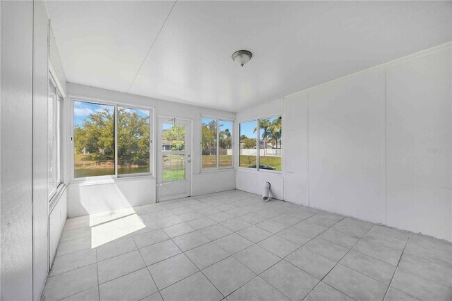 Building Photo - 727 Kensington Lake Cir