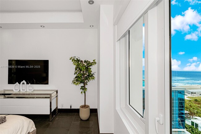 Building Photo - 2301 Collins Ave
